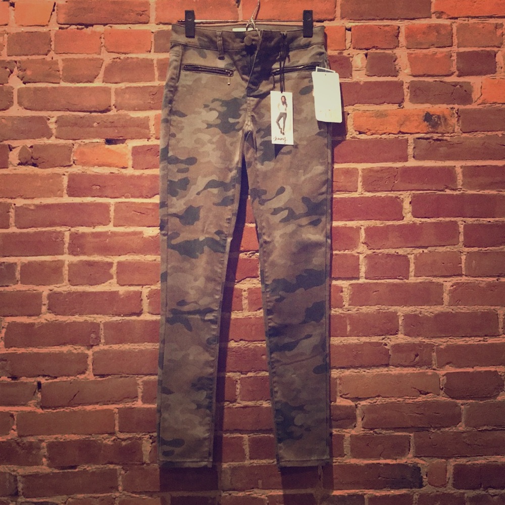 Camo Love, Fire skinny pants